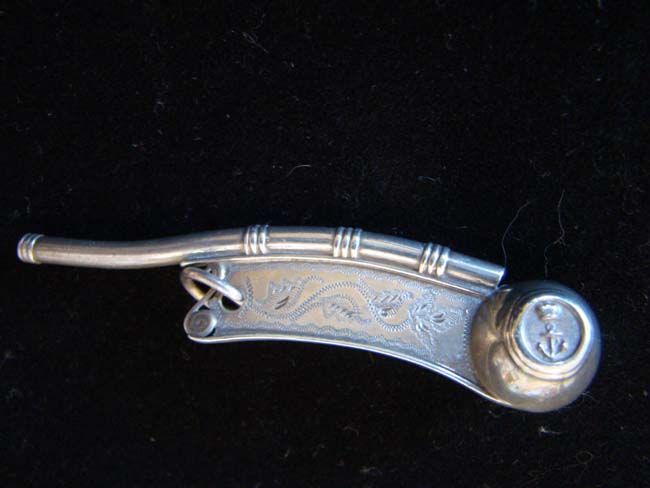 A fine engraved Antique sterling silver boatswain's whistle by George Unite, London 1879 — image 2